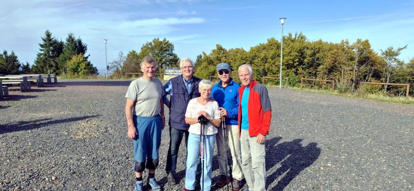 Gruppenbild auf dem Plateau OldieTreff Sep2026